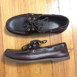 Men’s Sperry size 9. Excellent condition